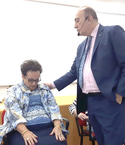 Immagine riferita a: Che cos' l'ipnosi:teorie e dimostrazioni pratiche